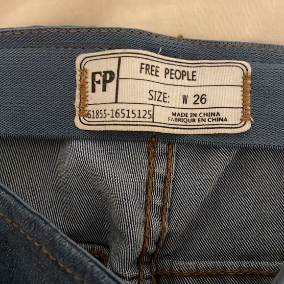 Free People pull on gummy flare leg jeans - Picture 4 of 6